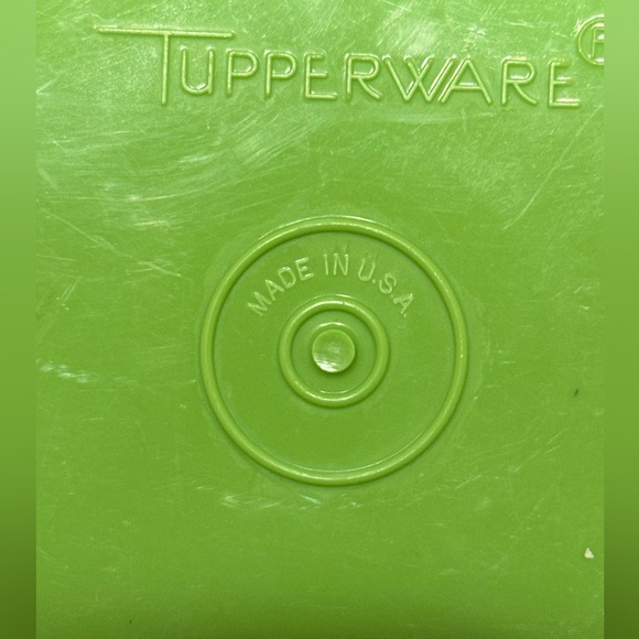 Vintage Tupperware Servalier Canister 1297, Small Green Accordion Lid - Picture 4 of 8